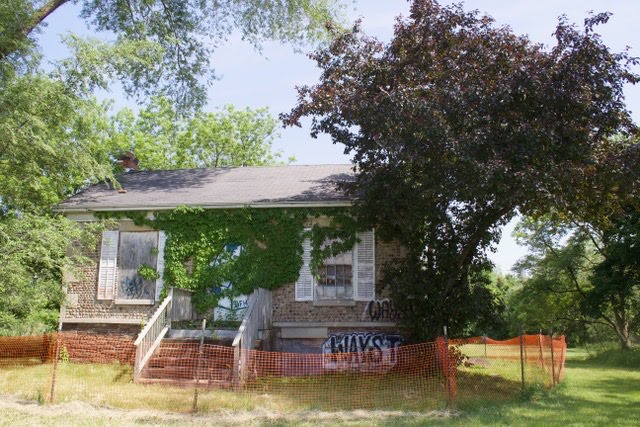 4350 Ridge Road West, Greece